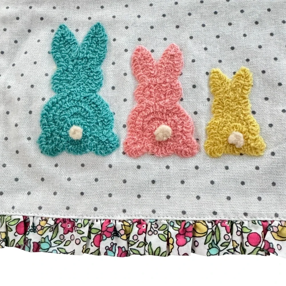 Cynthia Rowley Easter Bunny‎ Placemats Set of 4 Reversible Flowers Polka Dots